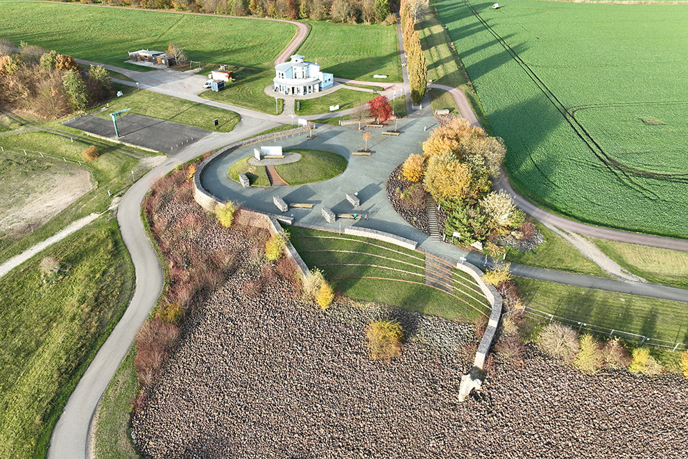 Drohnenaufnahme des Amphitheaters am Concordia See